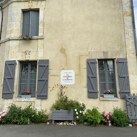 Les Chambres De L'Aigronne Le Petit-Pressigny Exterior foto