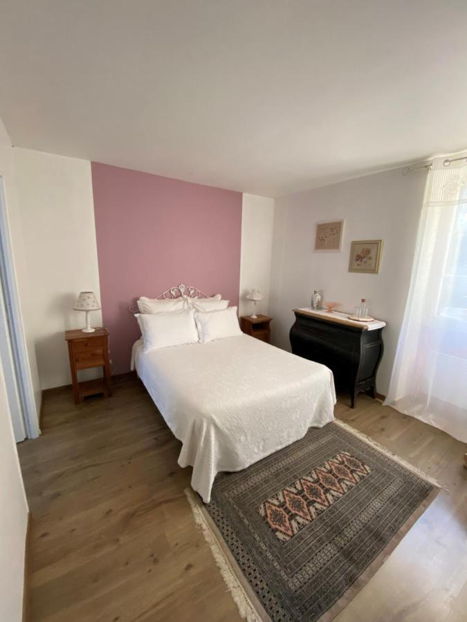 Les Chambres De L'Aigronne Le Petit-Pressigny Exterior foto