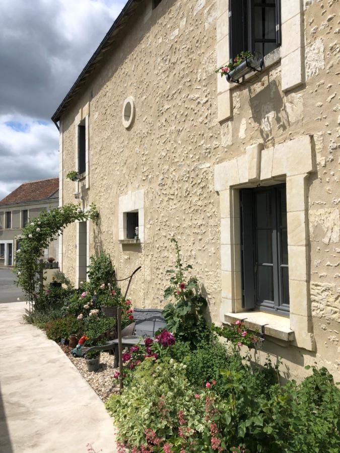 Les Chambres De L'Aigronne Le Petit-Pressigny Exterior foto